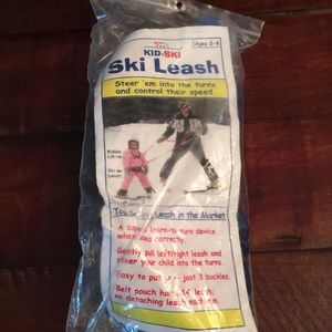 Kids ski leash - ages 2-6 . NEVER USED!
